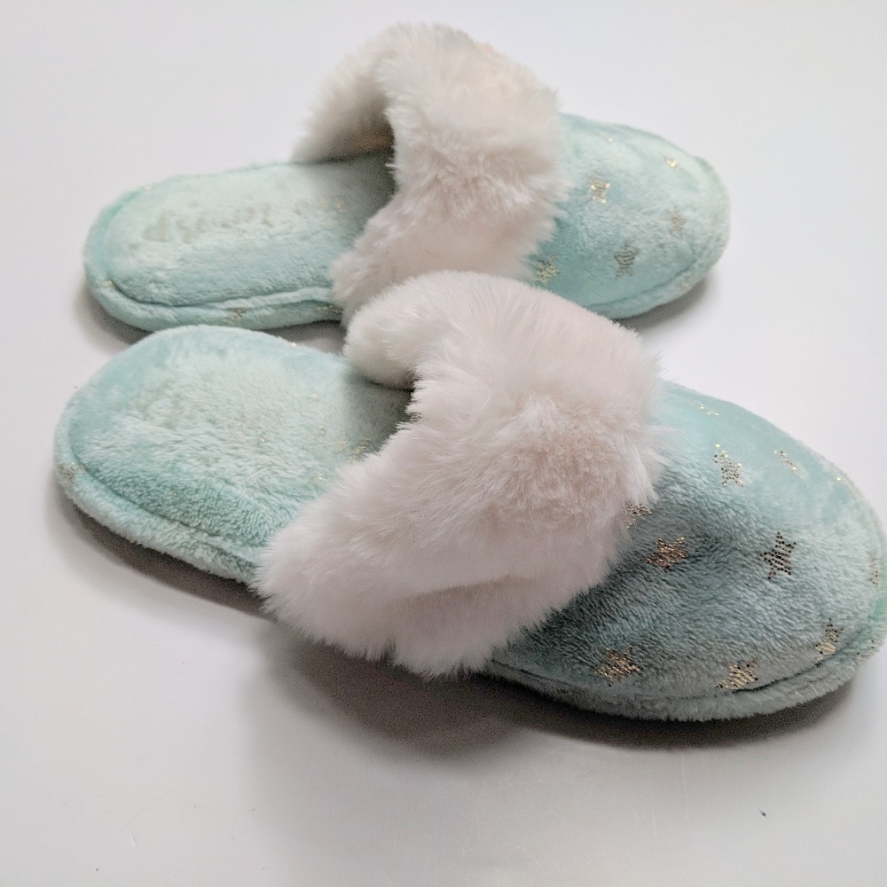 Pottery Barn Teen Aqua Star Slippers Size 7-8
